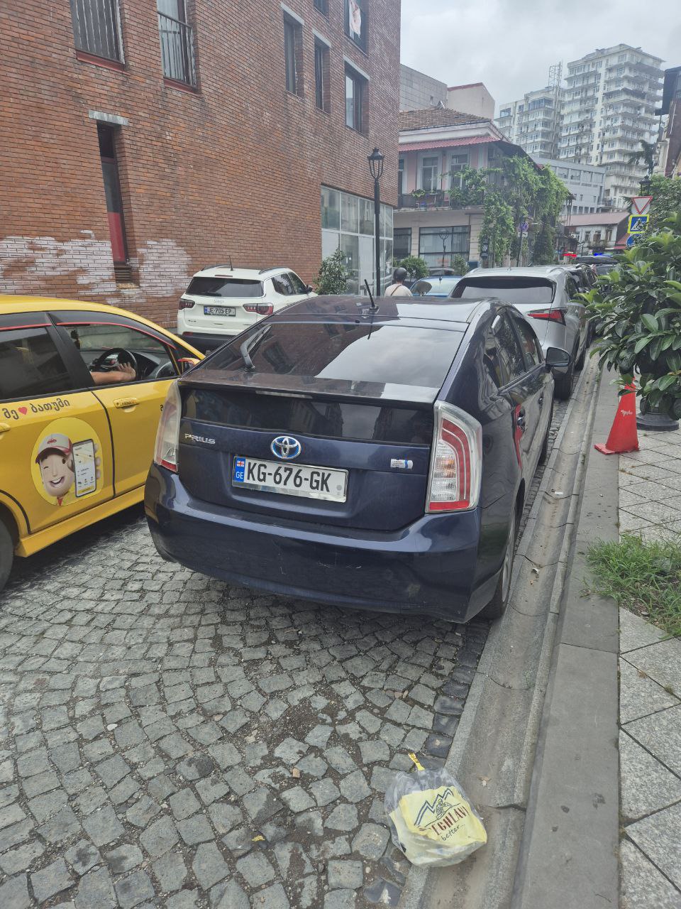 TOYOTA PRIUS